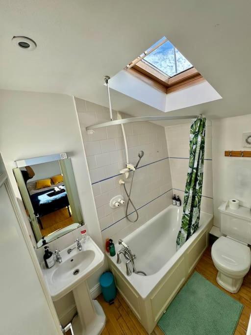 Victoria - 1 Bedroom Appartment 4 People London Exteriör bild